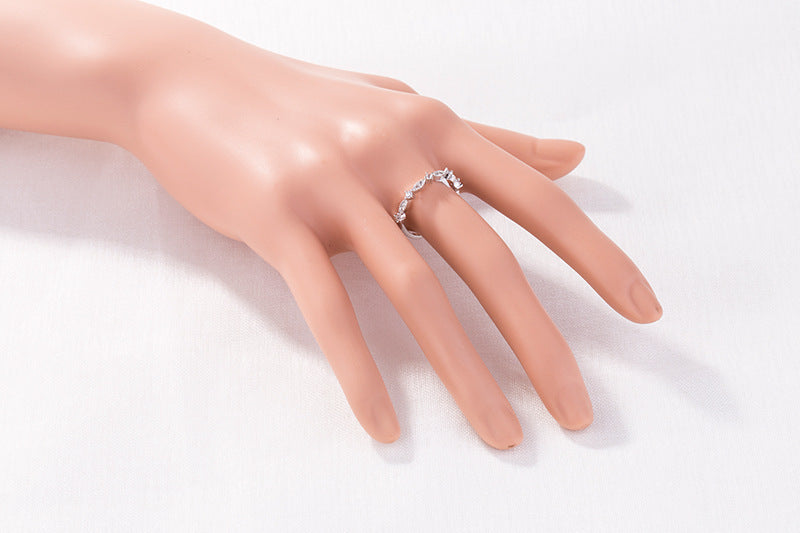 Simple Fashion Zircon Ring Women