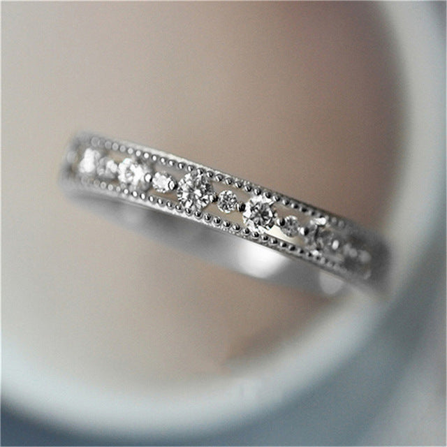 Simple Fashion Zircon Ring Women