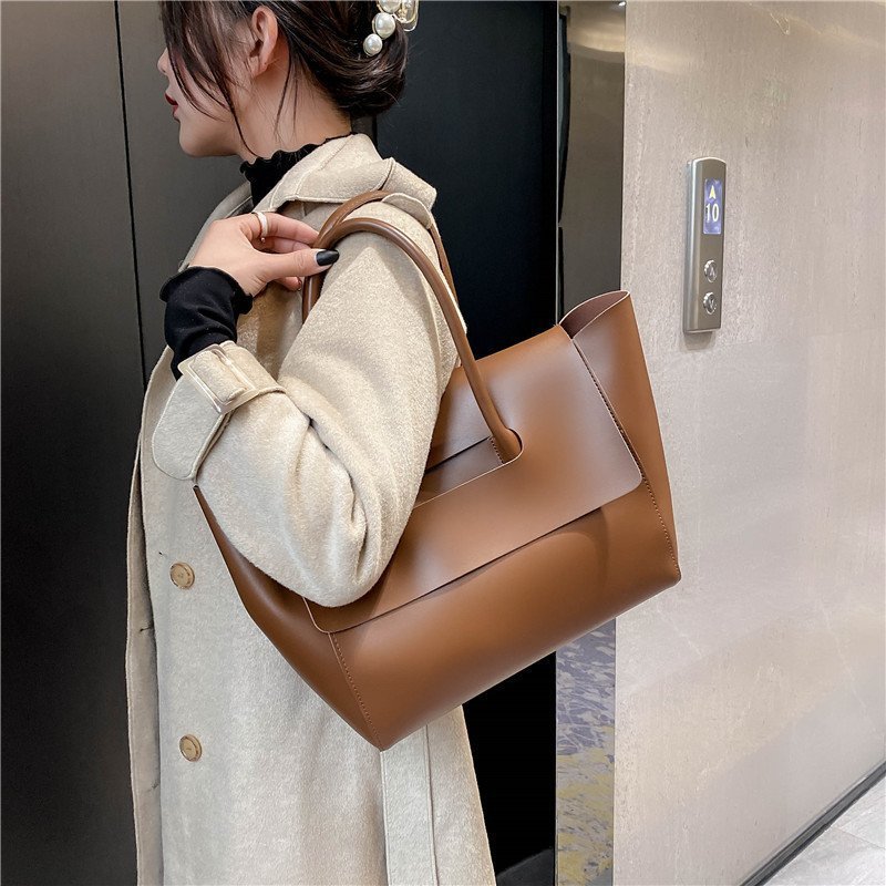 Women Shoulder Bags Large Capacity Handbags /Simple Retro Tote Bags