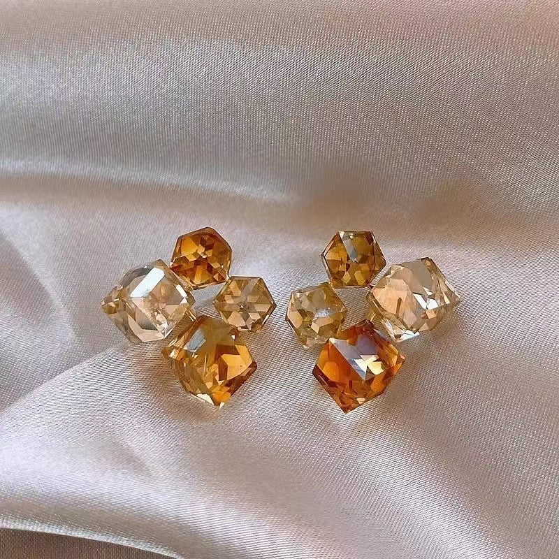Light Luxury Geometric Color Matching Three-dimensional Crystal Cube Sugar Ear Studs