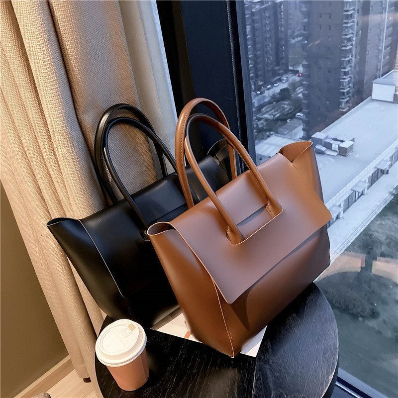 Women Shoulder Bags Large Capacity Handbags /Simple Retro Tote Bags