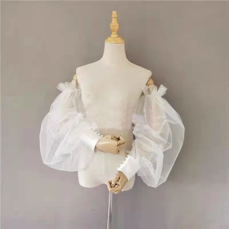 Exaggerated Photography To Cover Wedding Accessories