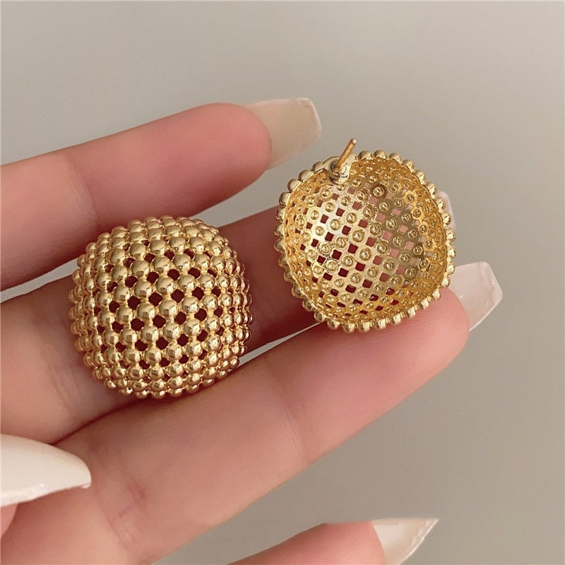 Boucles d'oreilles à tige carrées en métal à mailles creuses de style Hong Kong