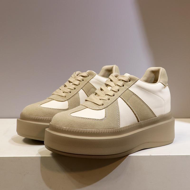 Petites chaussures de sport antidérapantes à semelle épaisse pour femmes, semelle intérieure rehaussante