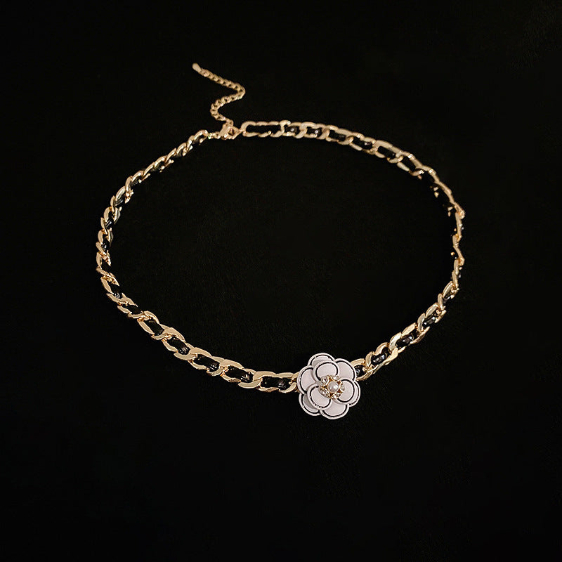 Dark Style Rhinestone-encrusted Pearl Flower Leather Winding Necklace
