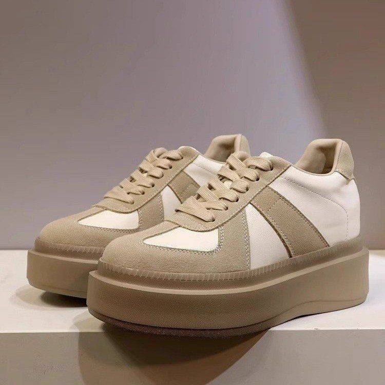Petites chaussures de sport antidérapantes à semelle épaisse pour femmes, semelle intérieure rehaussante