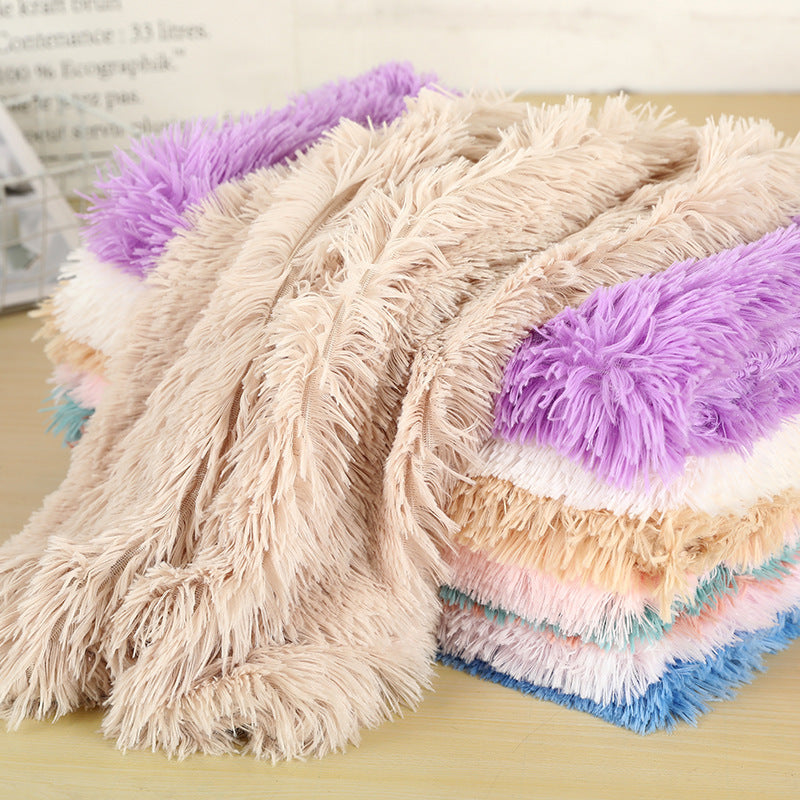 Tapis en peluche beige pour chien