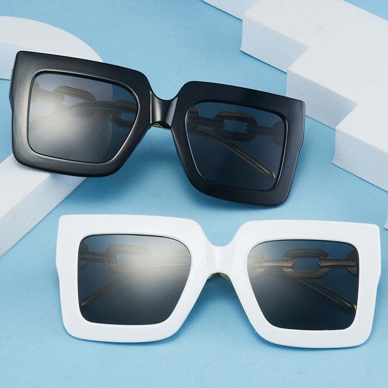 Lunettes de soleil carrées à chaîne, style rétro, personnalisées, tendance, pour femmes